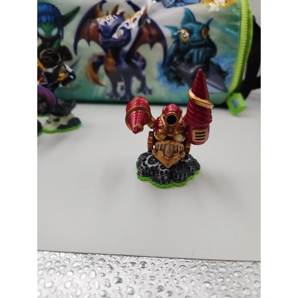 16 Skylanders Spyro's Adventure Zip Up Case
